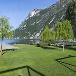 Mit Seeblick Auf Den Luganersee Porlezza